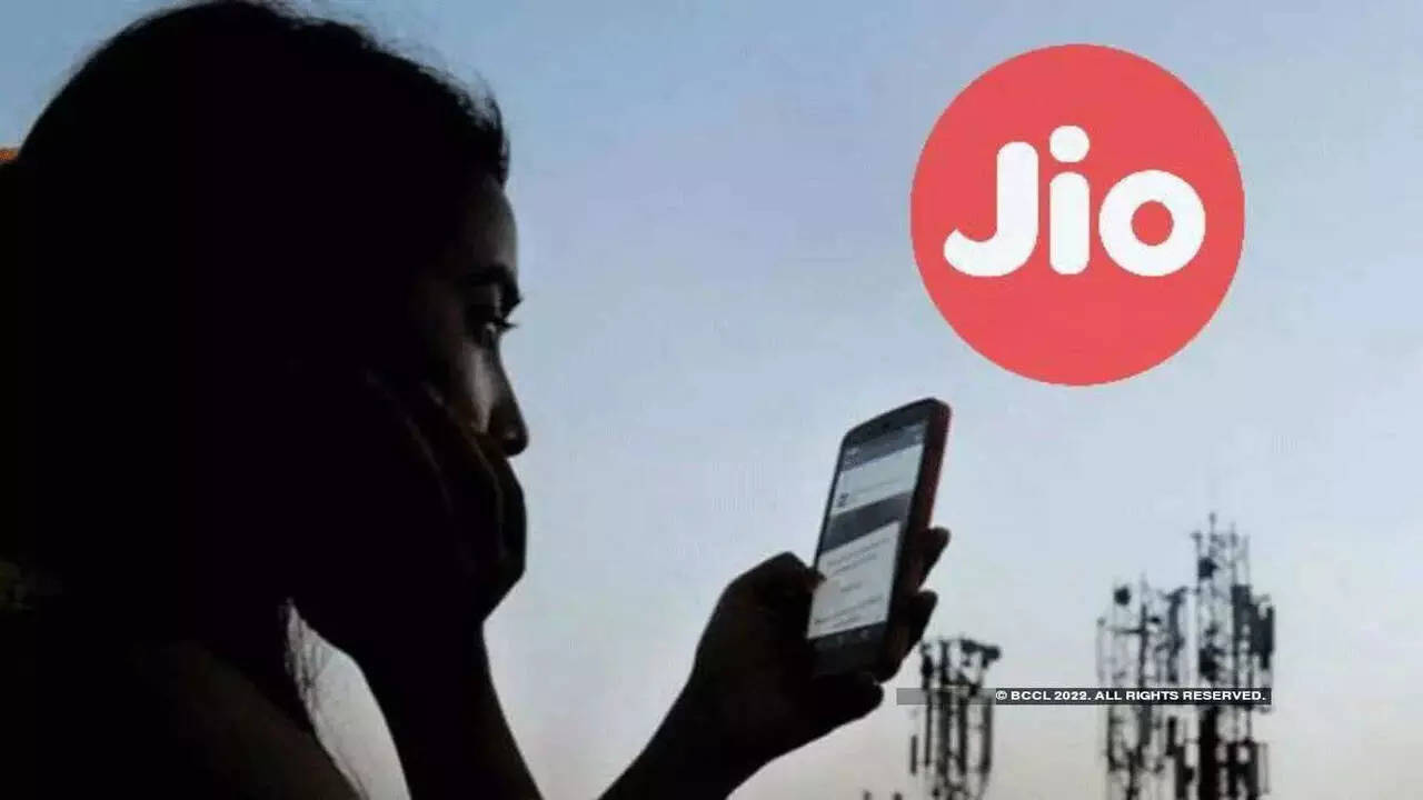 Jio network down across India