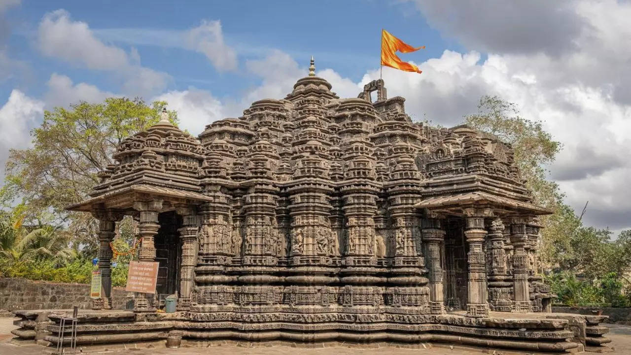 ​Shiv Mandir, ​Ambernath | Photo: Twitter/Maharashtra Tourism