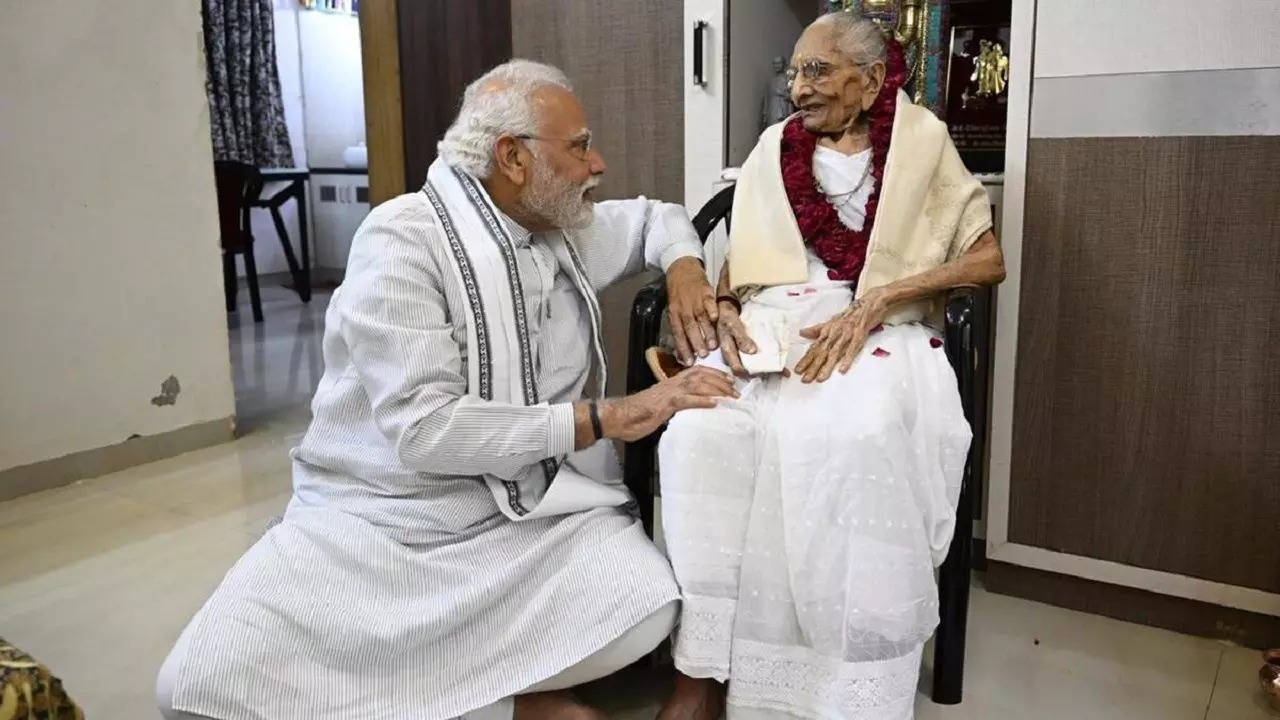 PM Modi with his mother (File Photo)