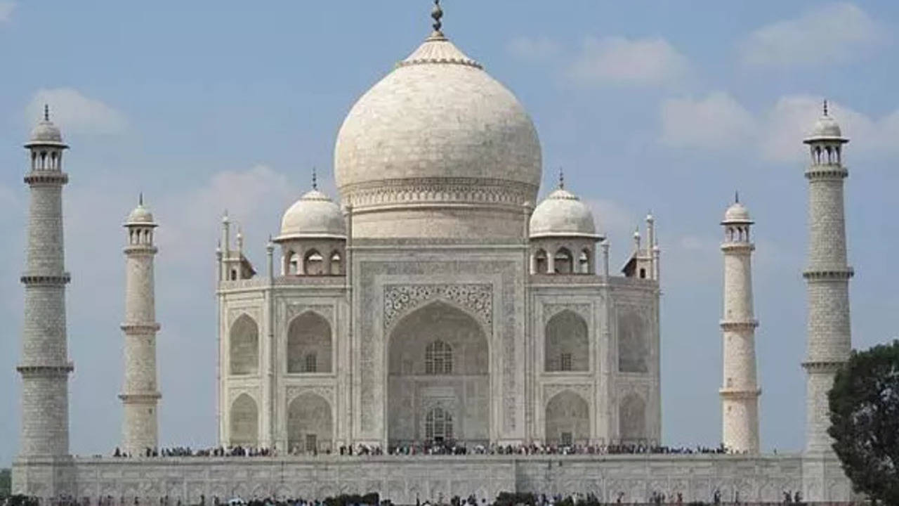 covid-19: argentine tourist who gave incorrect contact details tests positive at taj mahal, remains untraceable