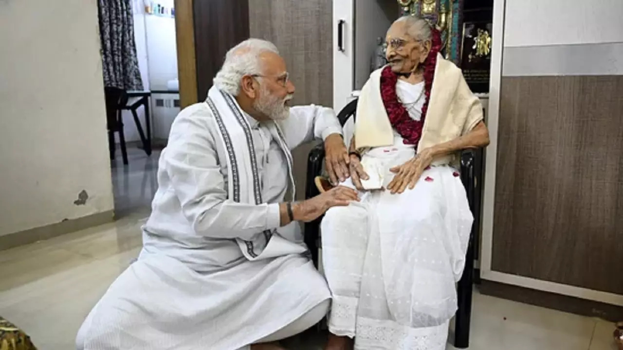 ​PM Modi and his mother Heeraben Modi