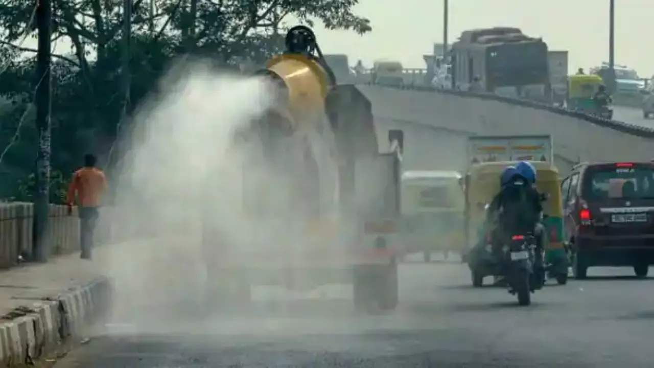 Anti-fog gun deployed in Delhi to curb pollution.