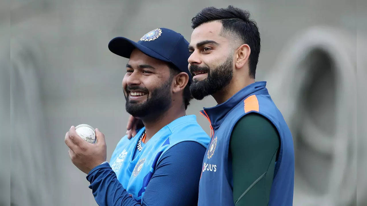 Praying for your recovery: Virat Kohli sends message to star Indian  wicketkeeper Rishabh Pant after accident | Cricket News, Times Now