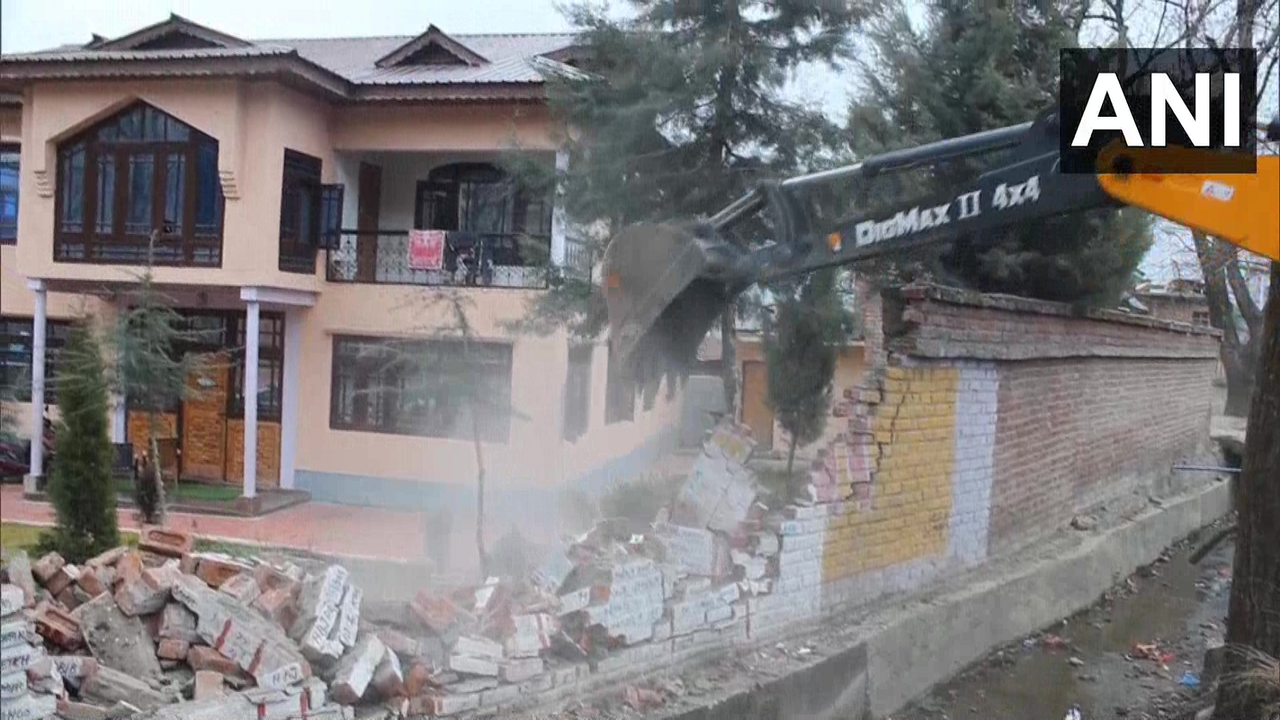 Work from POK, encroach land in Kashmir: Hizb-ul-Mujahdeen terrorist's compound wall demolished in Anantnag