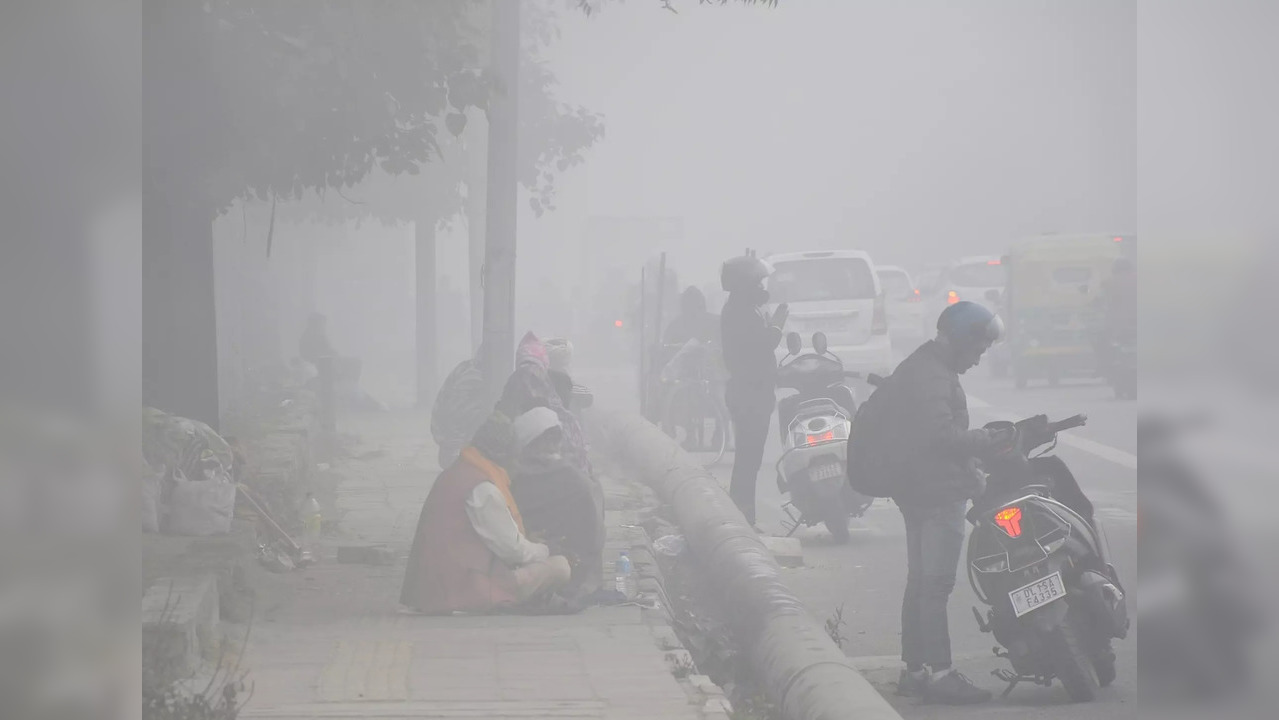 Delhi fog - IANS.