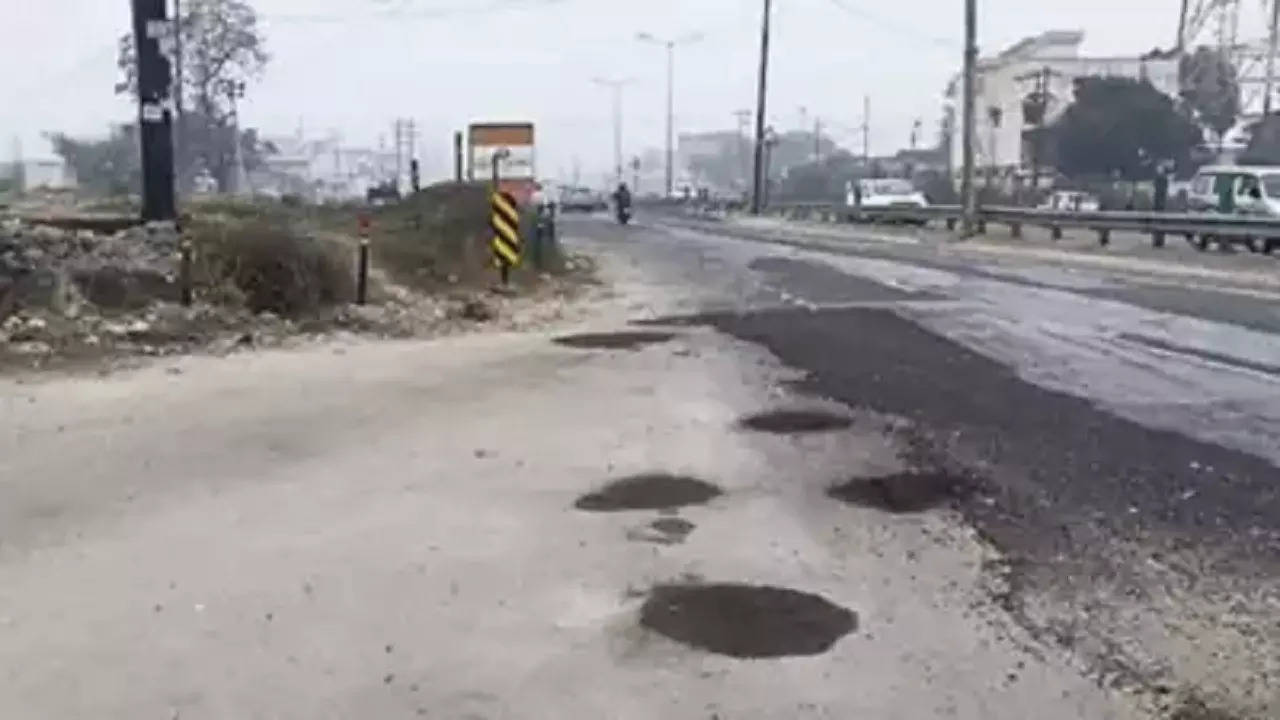 ​Repair work at highway after Rishabh Pant's accident