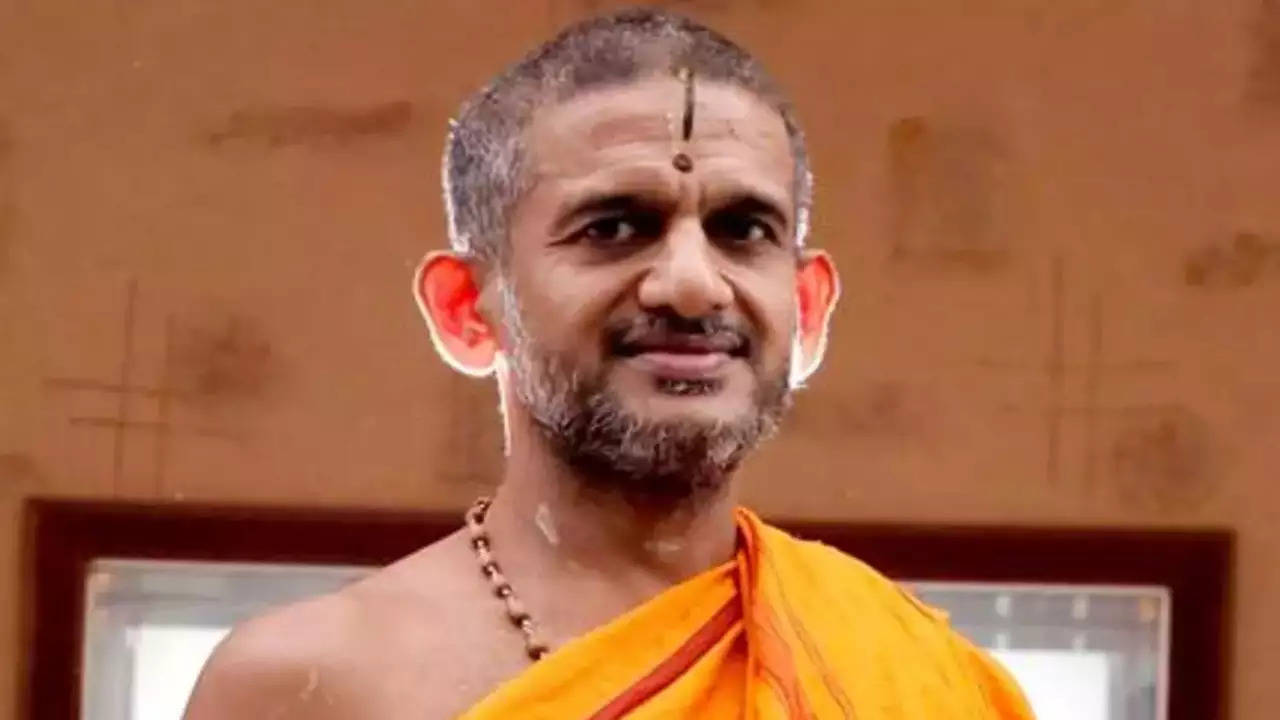 Pejawar seer Vishwaprasanna Theertha Swamiji