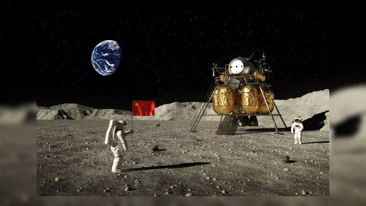 main_Astronauts Set An Chinese Flag On The Moon 3D Illustration_iStock