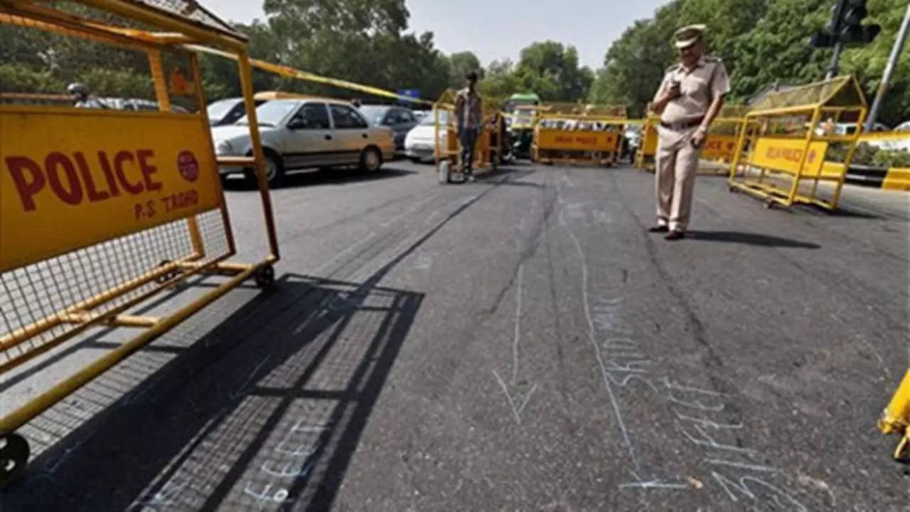 Mumbai Road closed