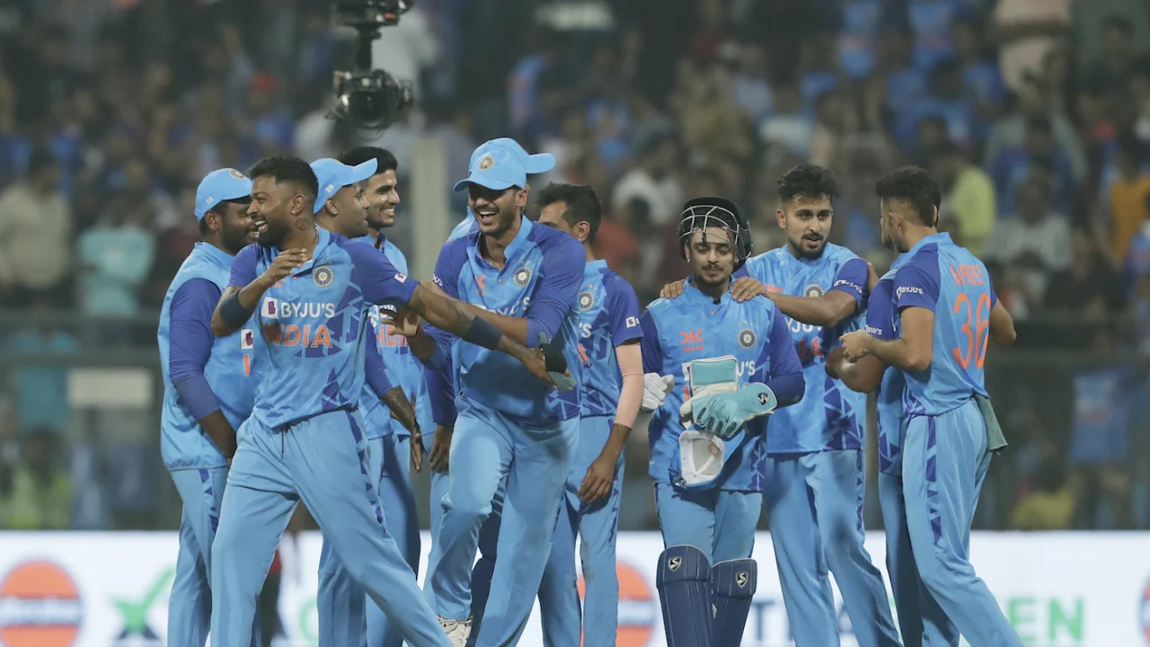 Ind Vs SL 2nd T20I Match HIGHLIGHTS Axar Patels heroics in vain Sri Lanka level series 1-1 in Pune