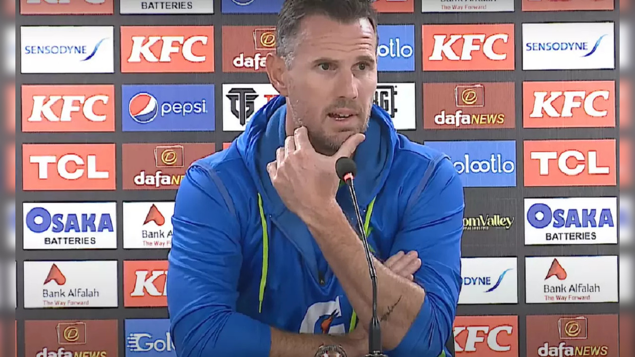 Shaun Tait fight with PAK journalists.