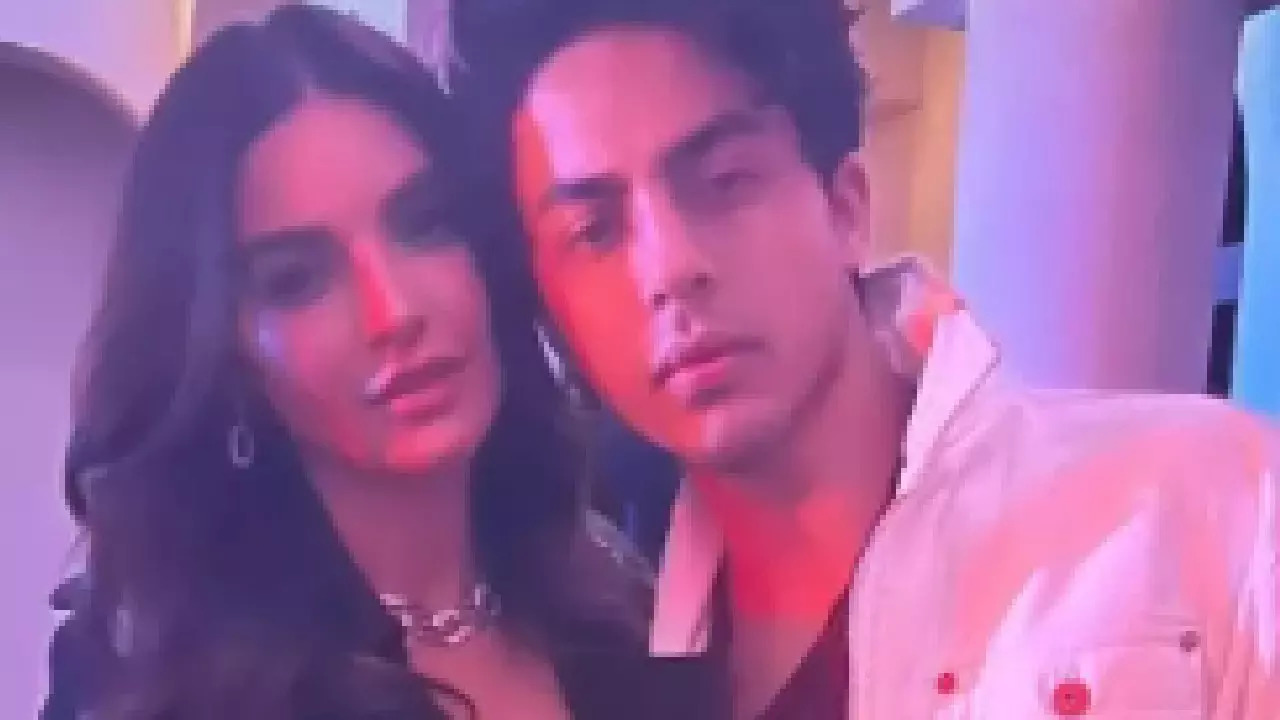 Aryan Khan, Sadia Khan