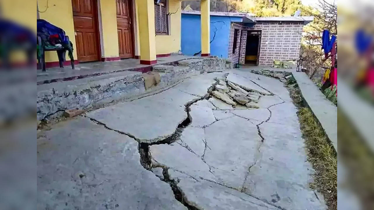 ​Cracks in a house in Joshimath