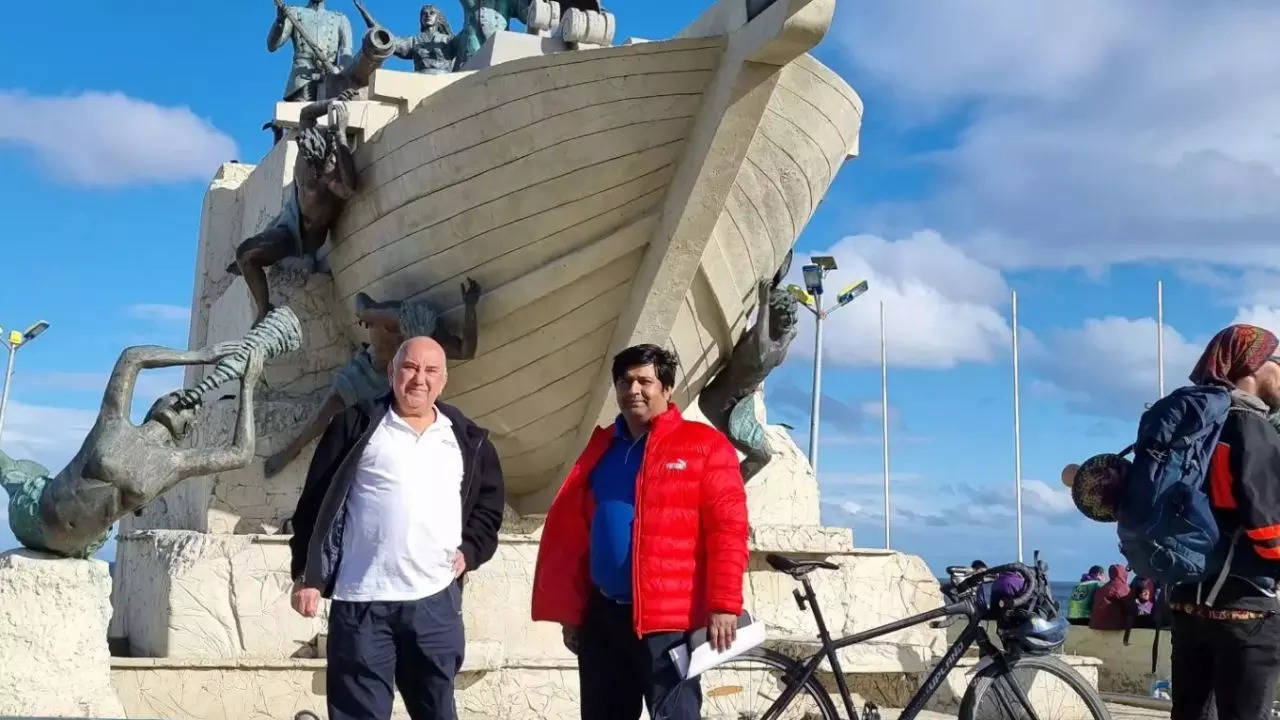 Dr Ali Irani and Sujoy Kumar Mitra pictured in Chile's Punta Arenas en-route their world-record breaking journey of all seven continents | Courtesy: @dralirani/Instagram