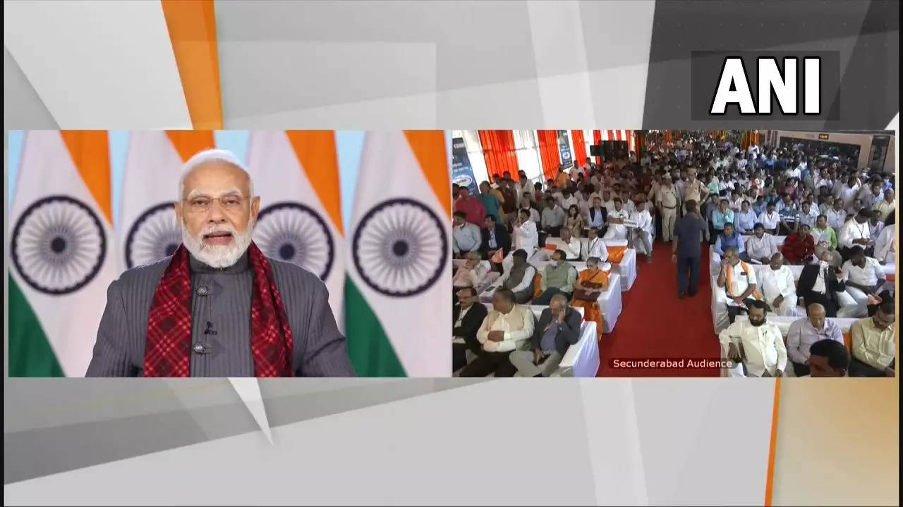 pm modi vande bharat visakhapatnam