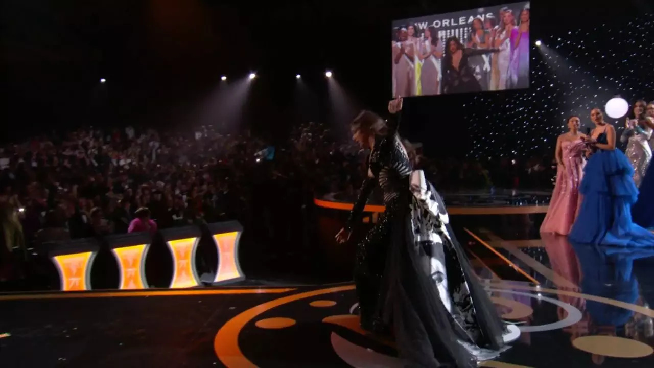 Harnaaz Sandhu tripped onstage during an emotional final walk ahead of crowning of Miss Universe 2022 R'Bonney Gabriel | Screengrab from video tweeted by @MissUniverse