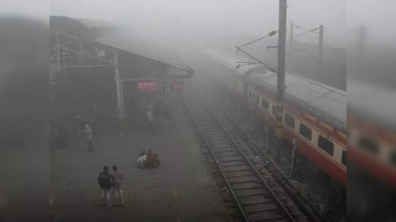 trains delayed north india