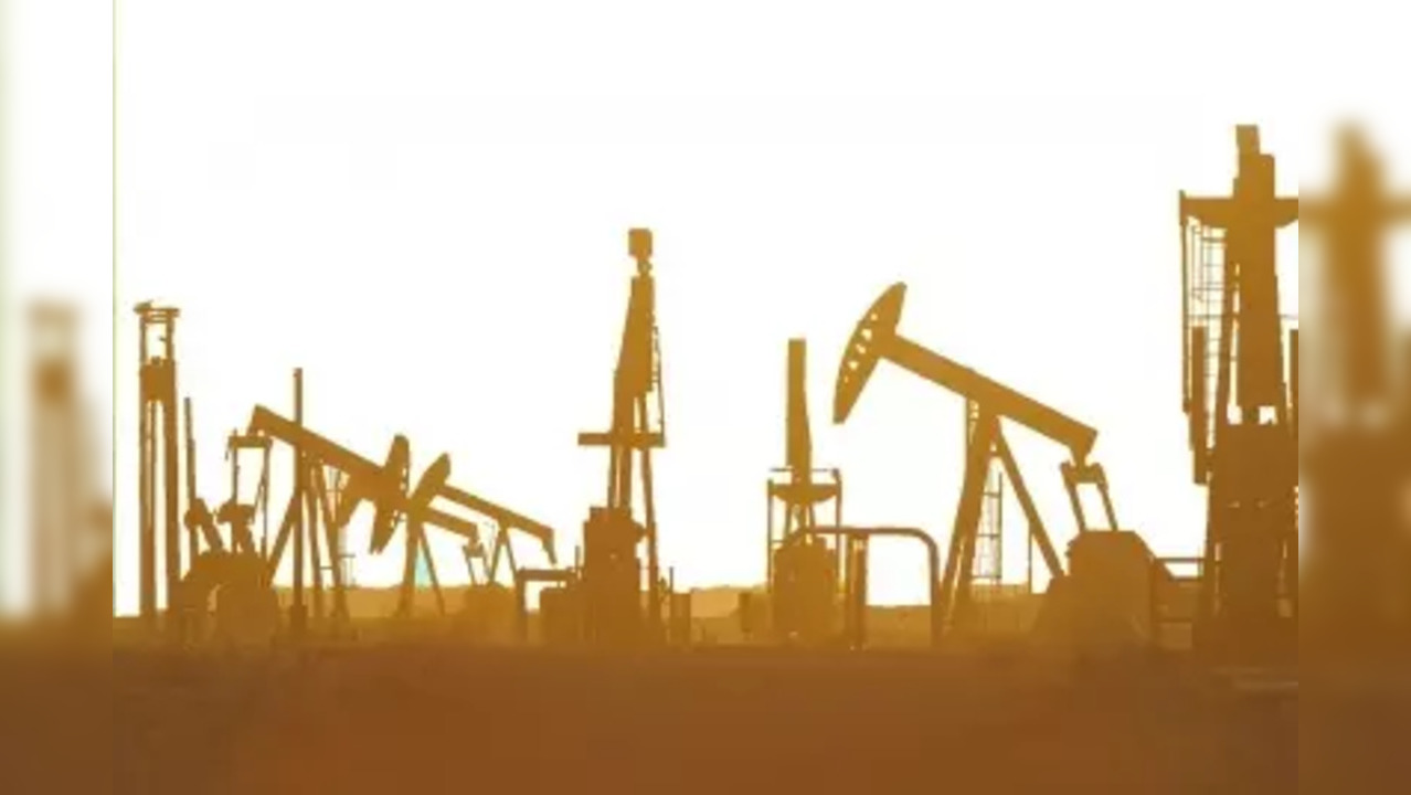 Oil prices mixed amid weak Chinese economic data, 2023 hopes