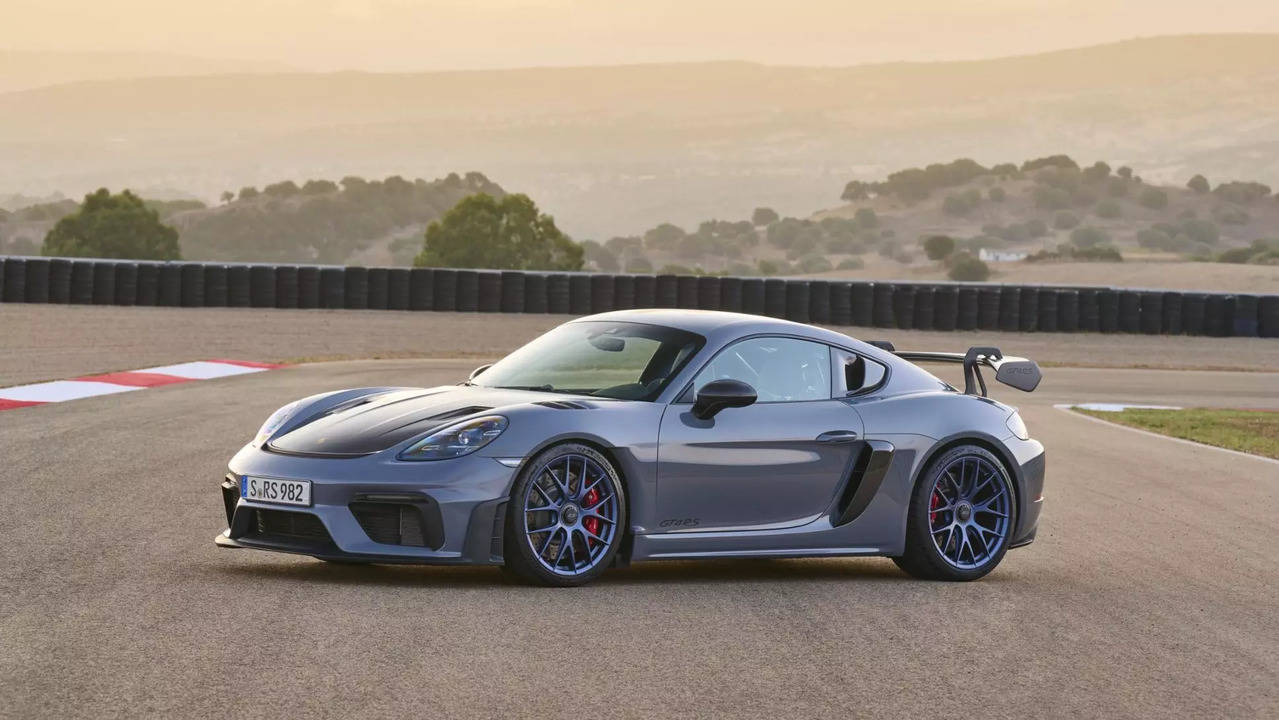 Porsche 718 Cayman GT4 RS set to exclusively premier in India on January 25.