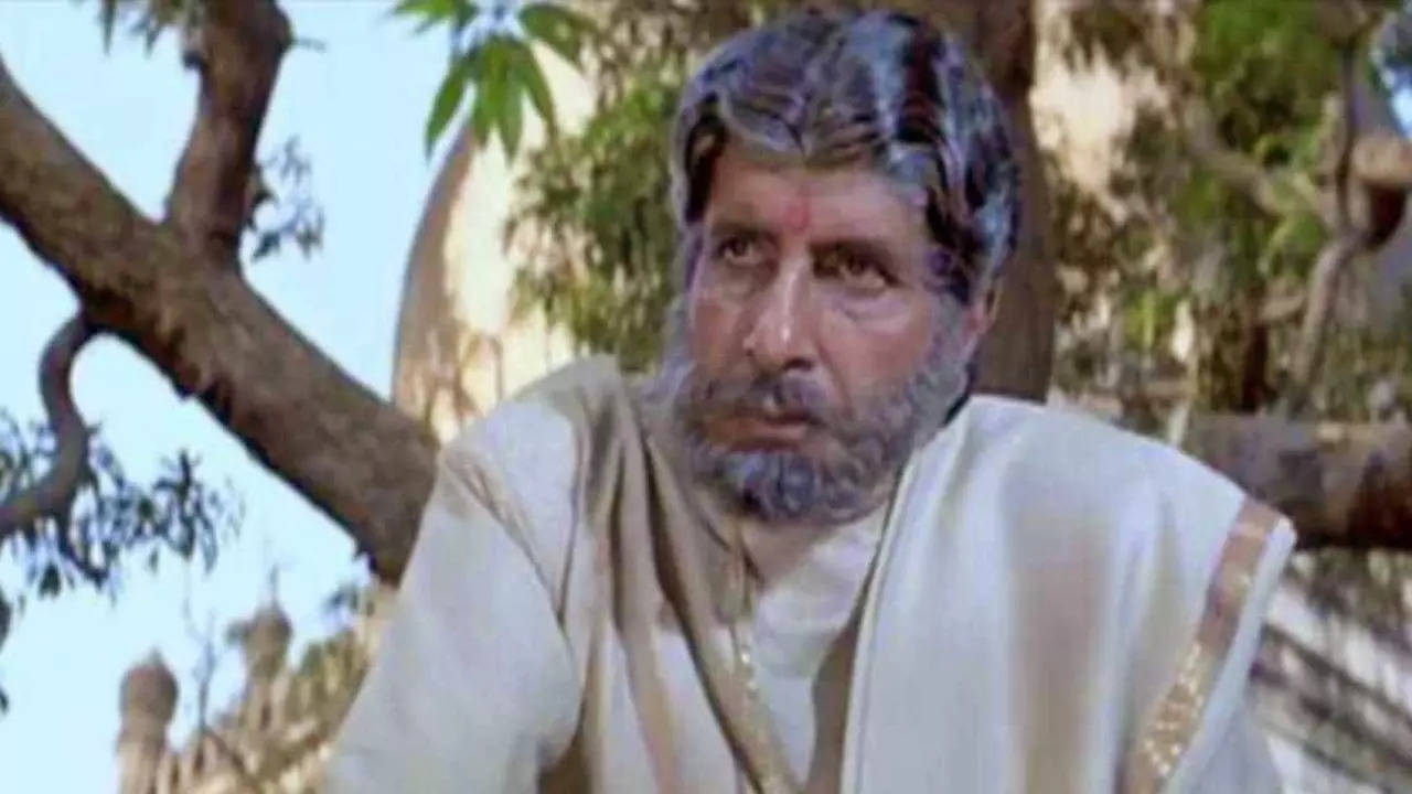 Fed up of watching Amitabh Bachchan's Sooryavansham multiple times on TV, man  writes letter to channel for THIS reason