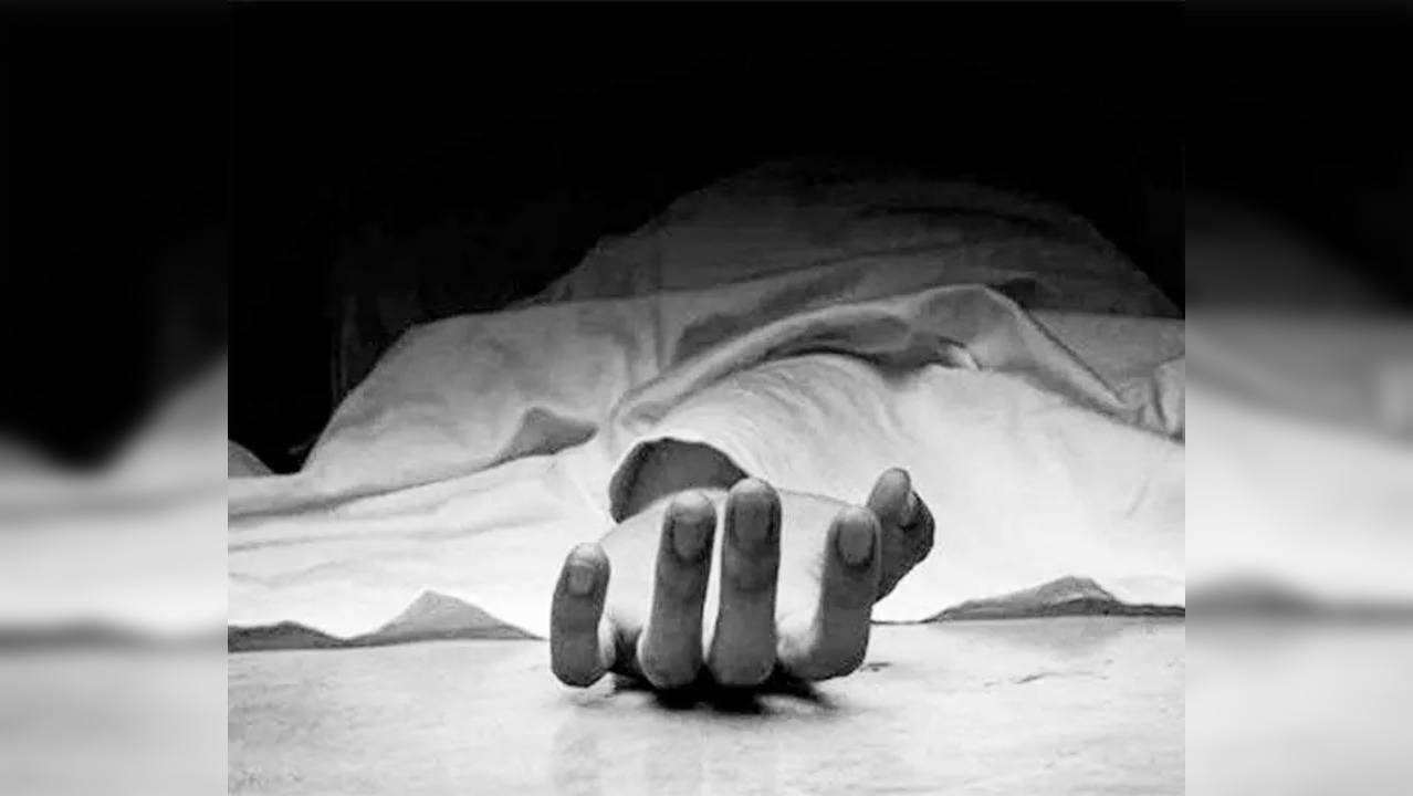 Woman jumps to death from 5th floor of Noida building