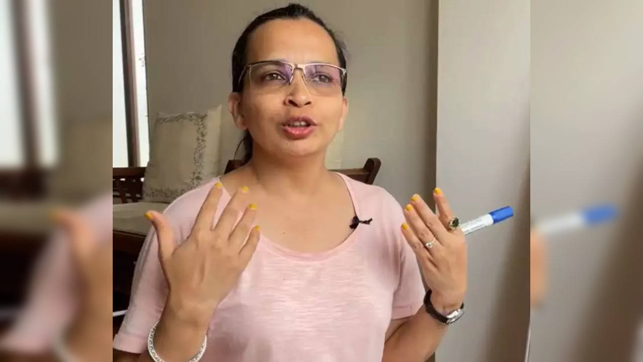 Rujuta Diwekar, in the video, spoke about the Paiyu-Vayu-Aayu concept which refers to the link between leg movement, gas in the body and length of life. (Photo credit: Rujuta Diwekar/Instagram)