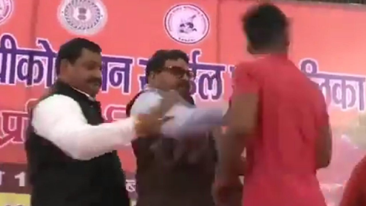 Brij Bhushan Singh slapping