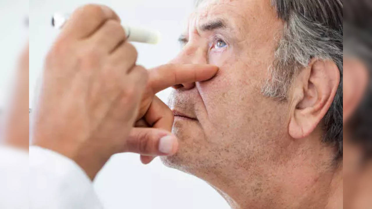Beware! Hereditary disorders can tweak your eye health, impacting vision and causing dangerous ailments
