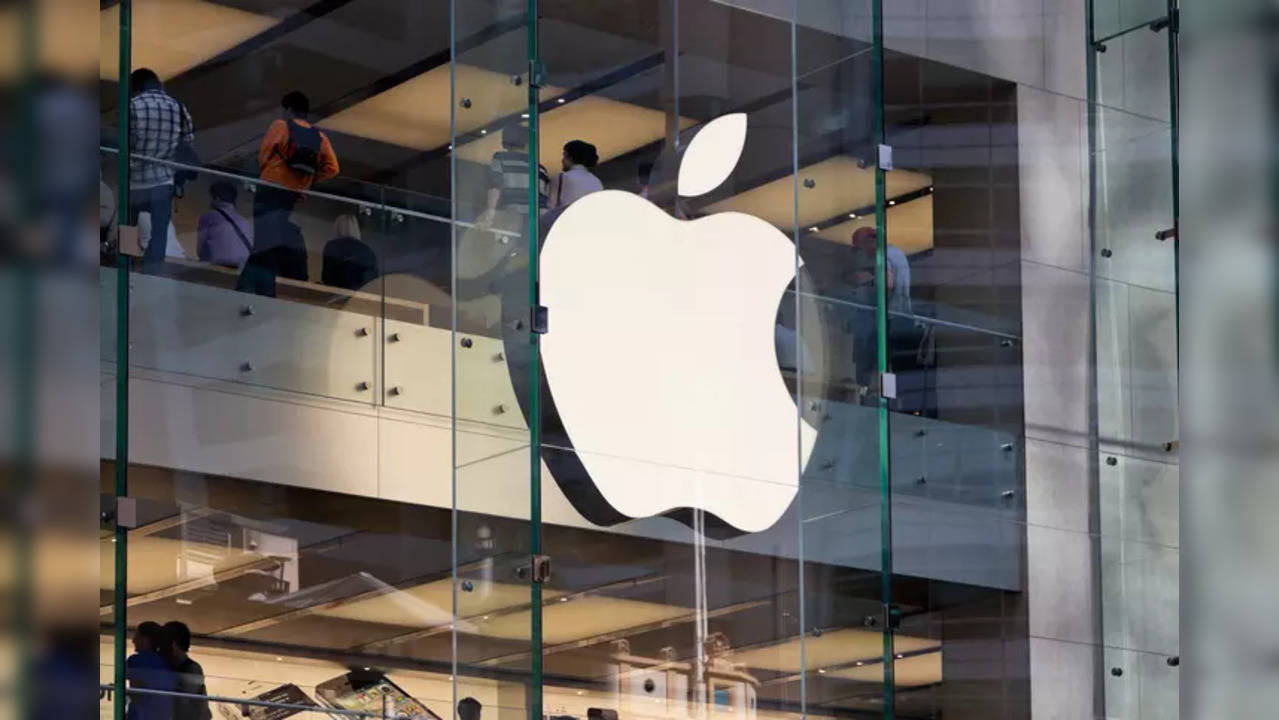 iPhone Apple of India's eye, hits $1 billion exports mark in