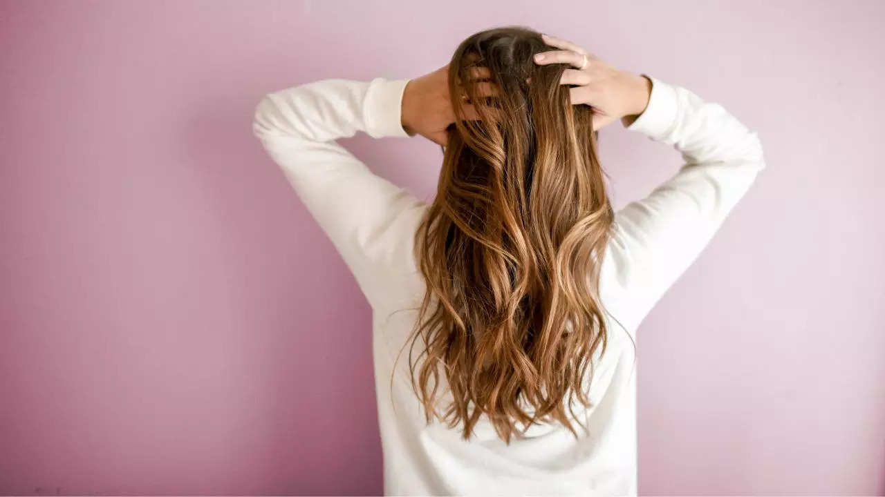 Hair mask for Dandruff (PC: Pexels)