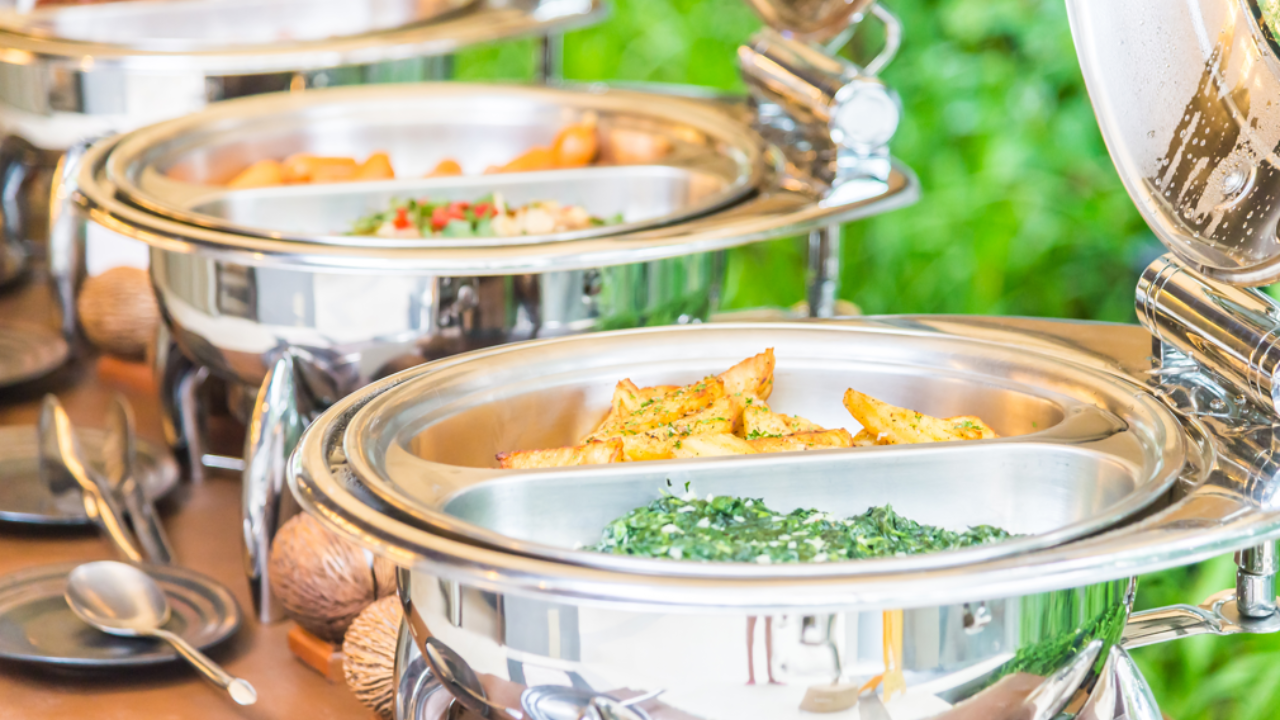 How to eat healthy at weddings. Pic Credit: Freepik