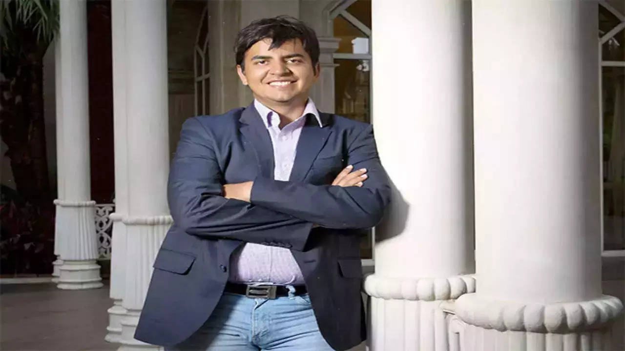 Ola: Ola CEO Bhavish Aggarwal Sued By Bengaluru Man Over Defunct AC In ...