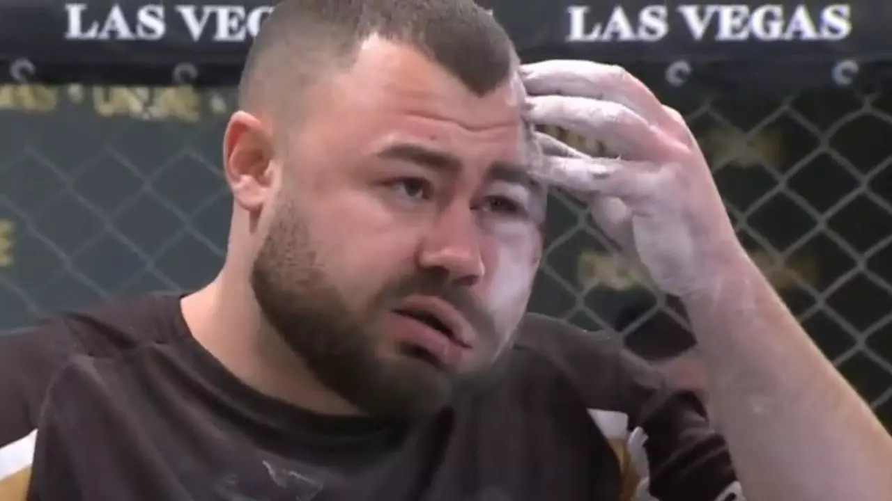 Comsa Sorin's face was left swollen and disfigured after enduring 30 minutes of slaps from his opponent during the RXF Slap Fighting Championship | Screenshot: Las Vegas Romania