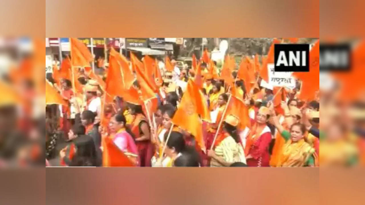 Hundreds march in Mumbai against 'love jihad', demand anti-conversion laws