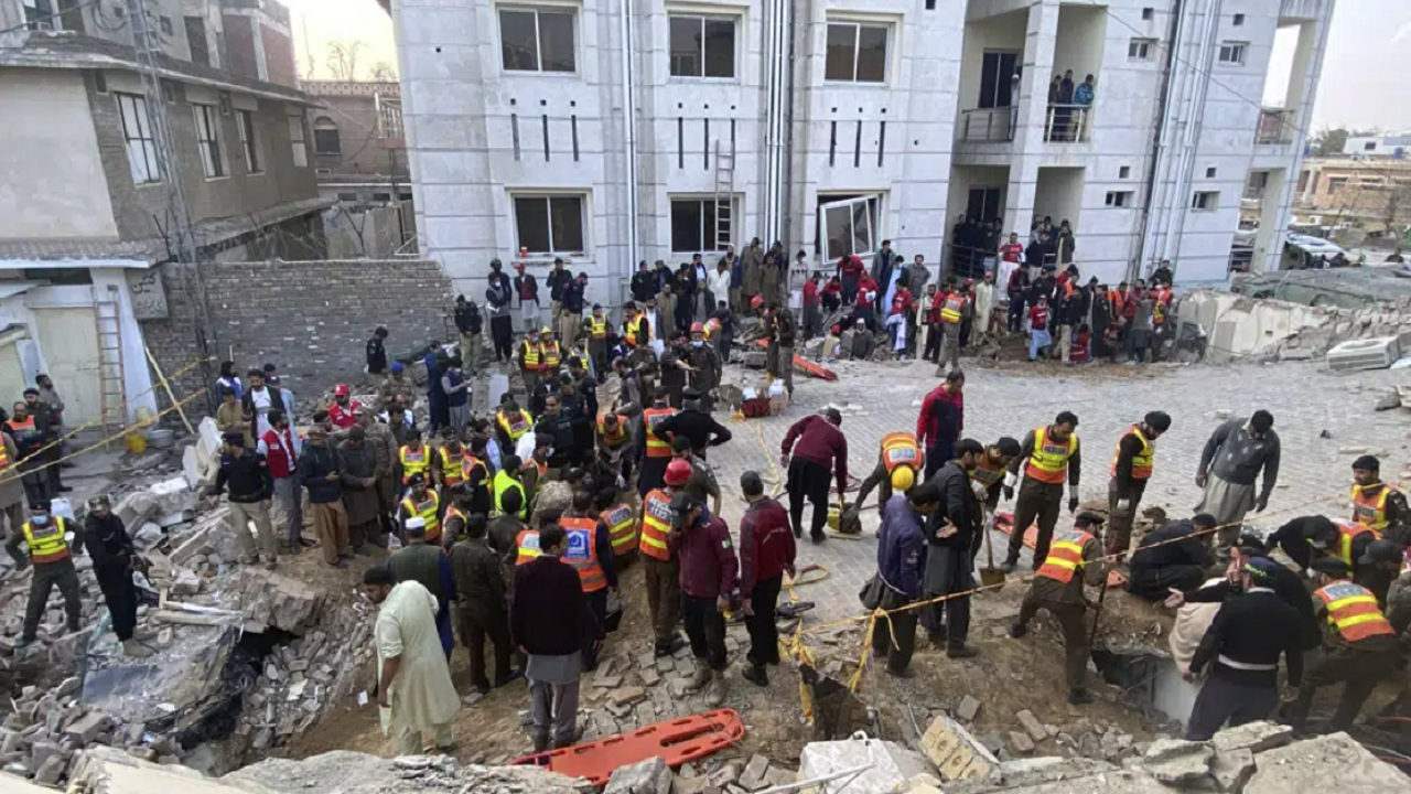 61 killed in Pakistan blast