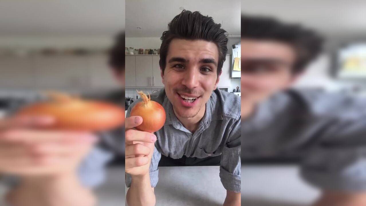 Cut onion without tears Viral hack How to cut onion without crying