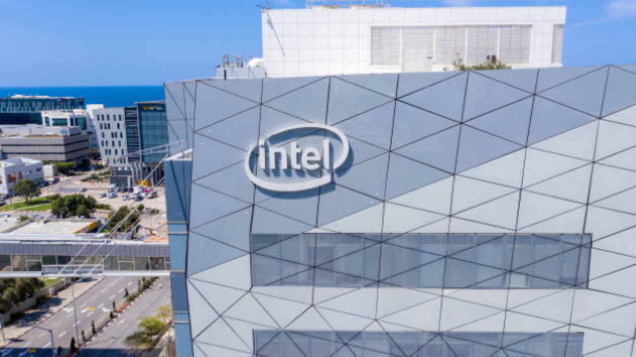 Intel Layoffs 2023 Intel CEO, remaining employees to undergo pay cut