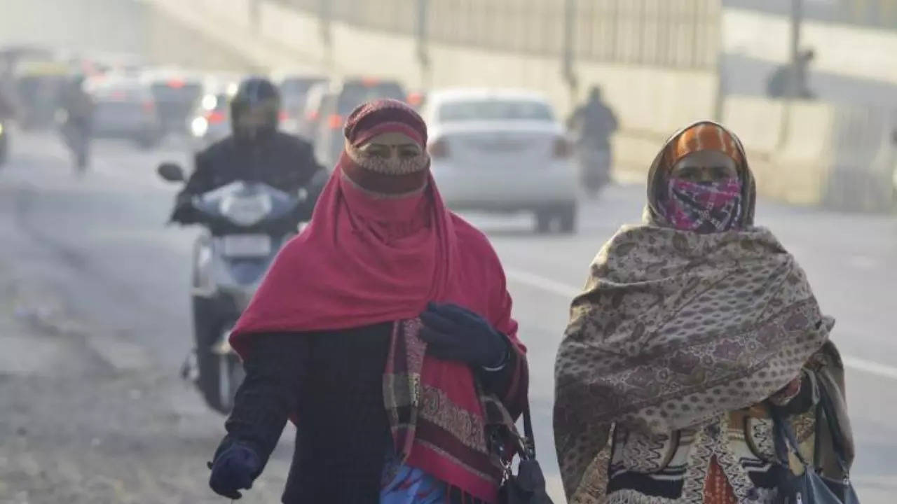 Strong winds likely in Delhi today.