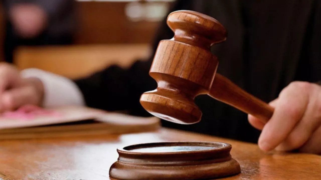 Spanish high court supports man's right to walk NAKED in streets ...