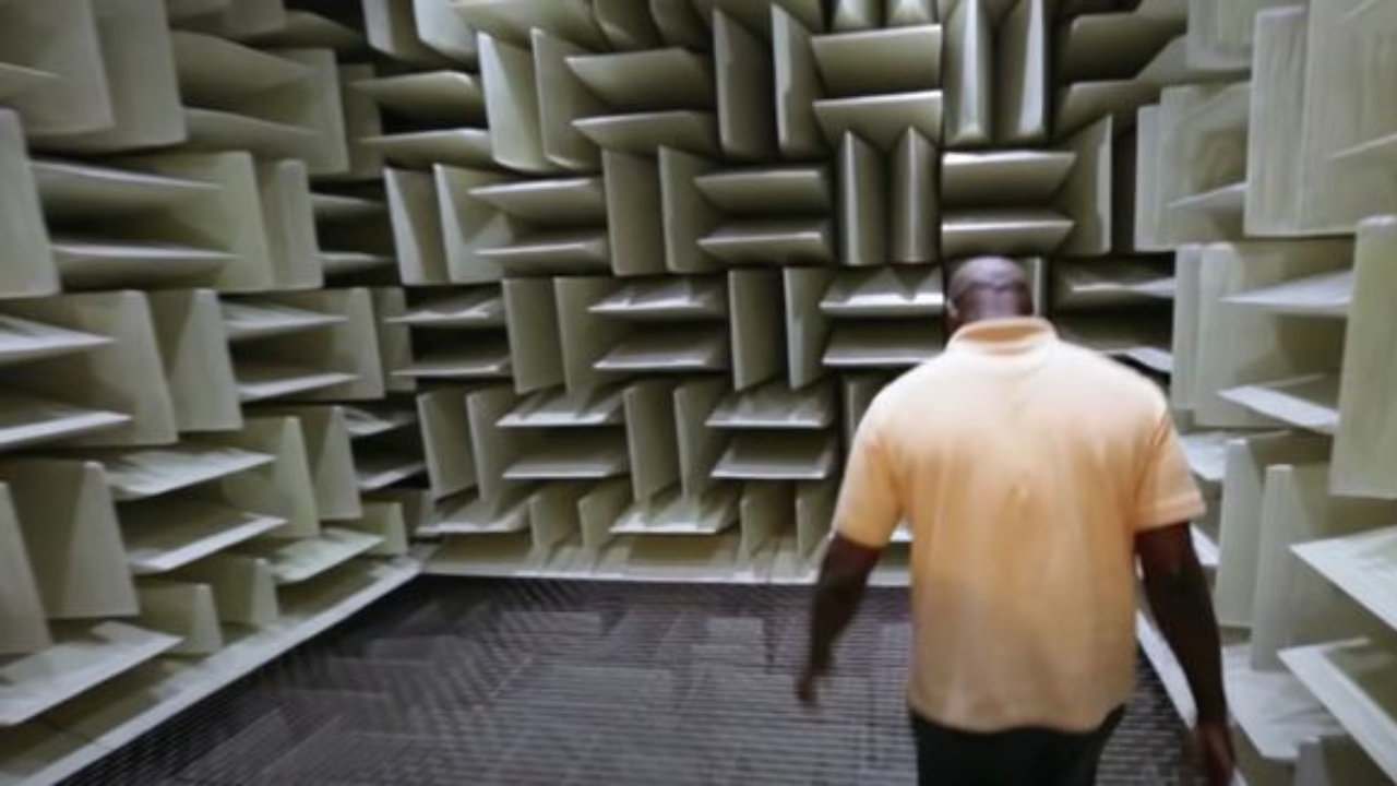 Inside World's Quietest Room - Where You Can Hear Your Bones Grind ...