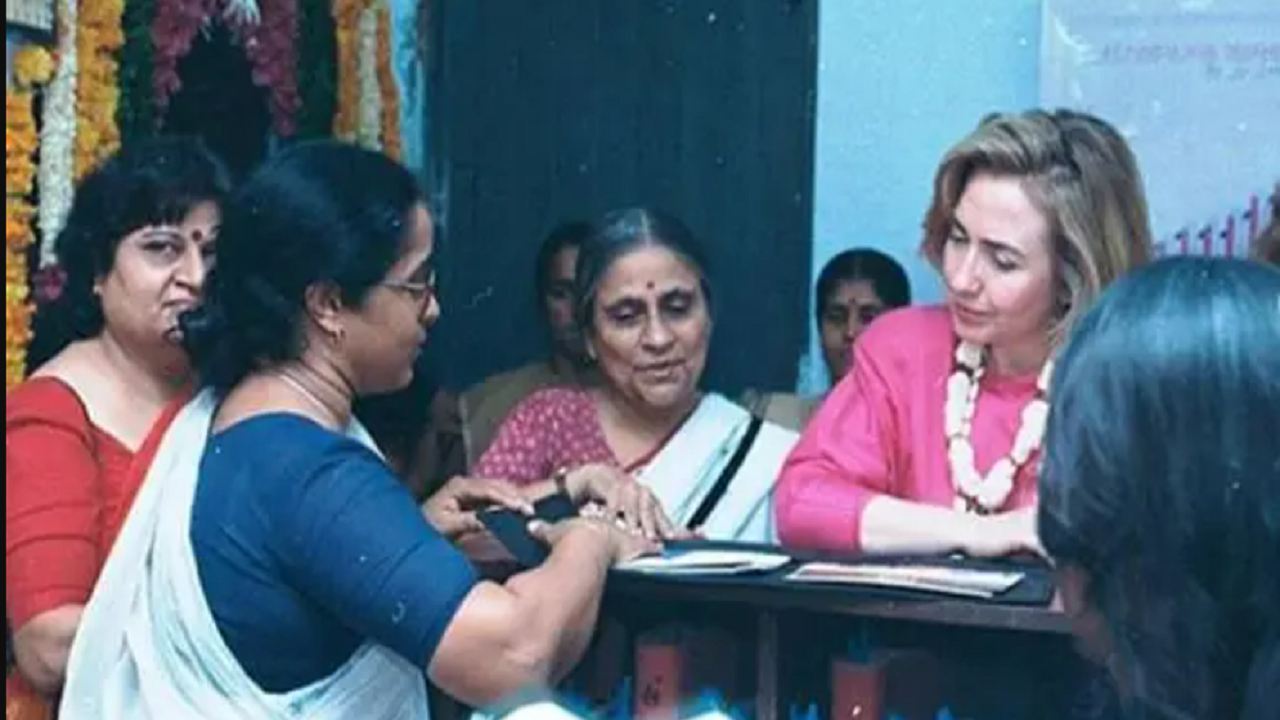 Hillary Clinton with Ela Bhatt