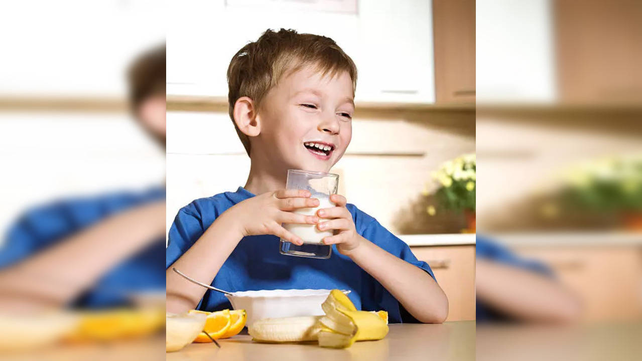 Moms beware! Kids should avoid these milk combinations; know the ...