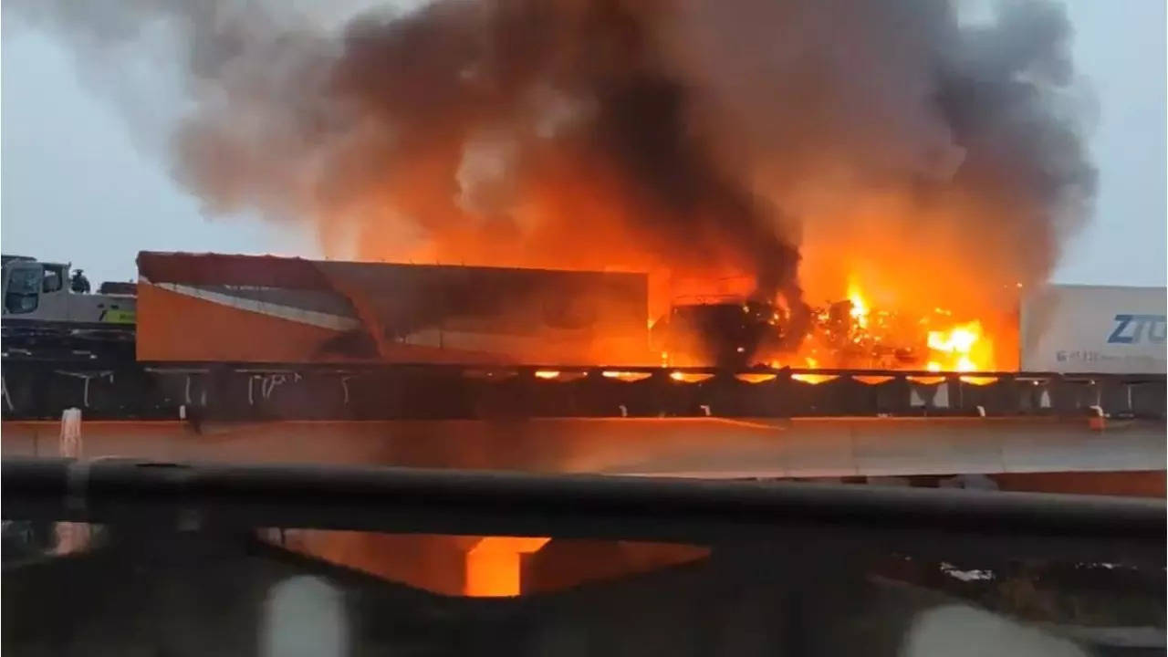 China highway pileup