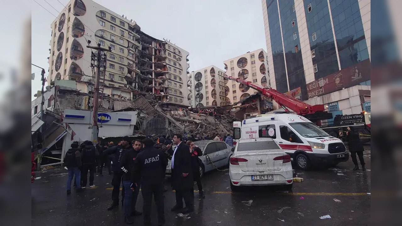 Hundreds killed after strong 7.8 magnitude quake hits Turkey