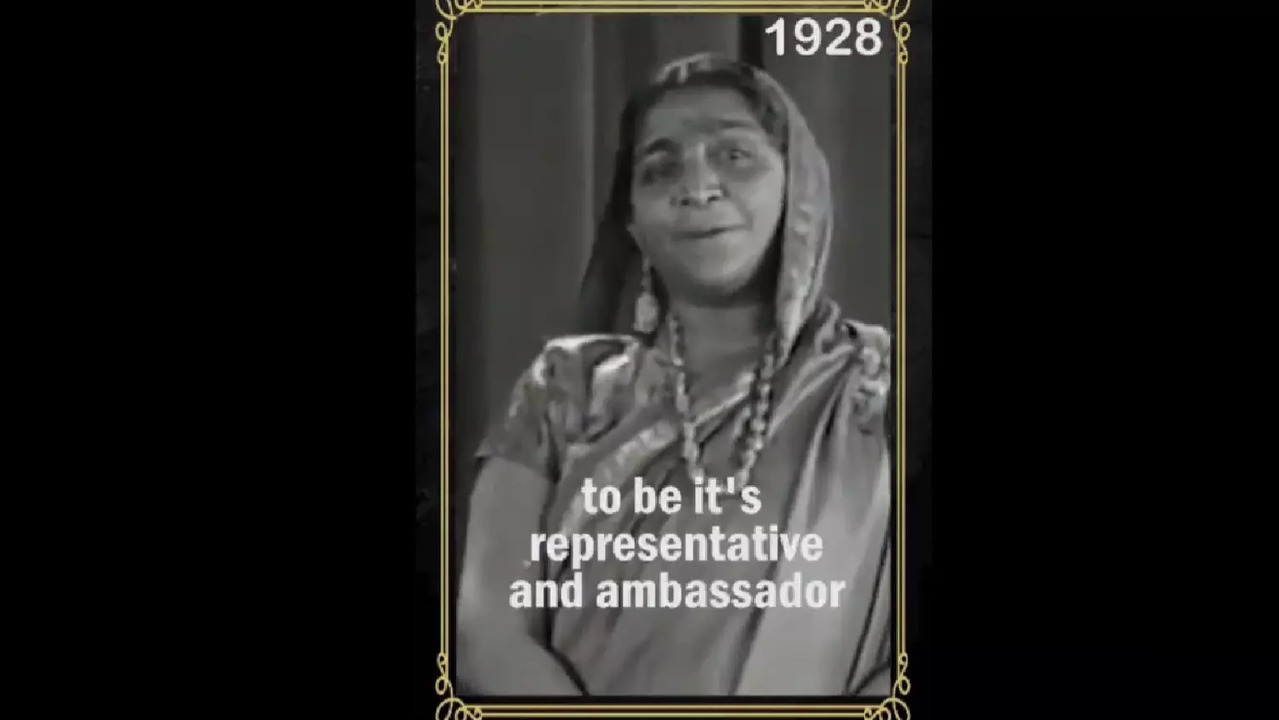 Sarojini Naidu, 1928