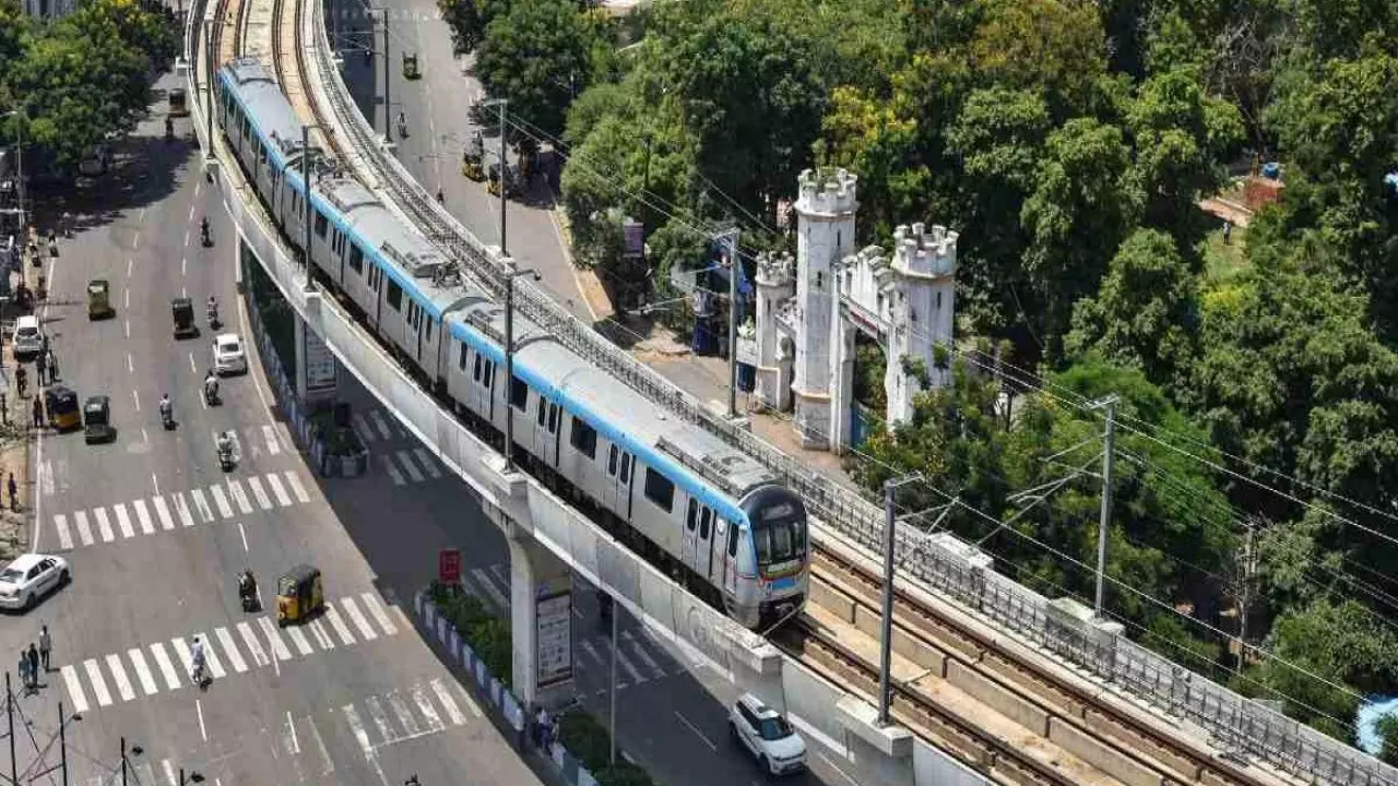 Big boost for Hyderabad Metro, govt allocates Rs 2500 crore expansion ...