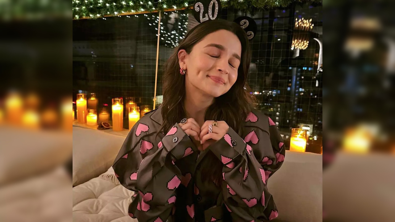 In a recent Instagram Reel video, Alia Bhatt is seen breaking a sweat with cardio workouts as she peddles her way to a healthier life. (Photo credit: Alia Bhatt/Instagram)