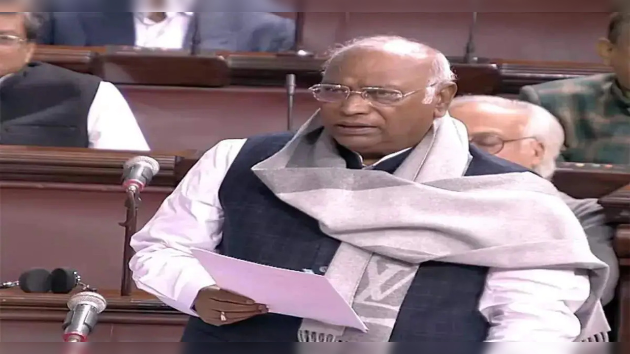 Mallikarjun Kharge wear Louis Vuitton scarf in Parliament