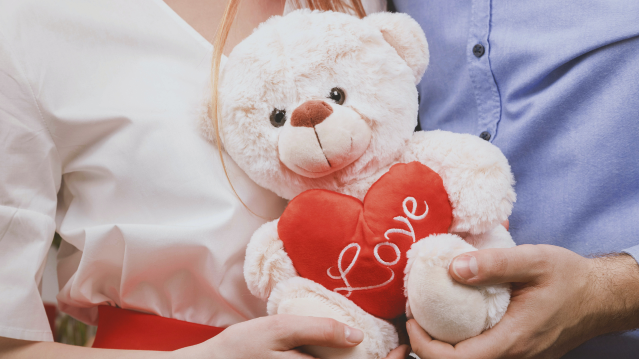 Happy Teddy Day 2023: Share these Teddy day Images, Quotes, Wishes and GIFs with your loved ones today