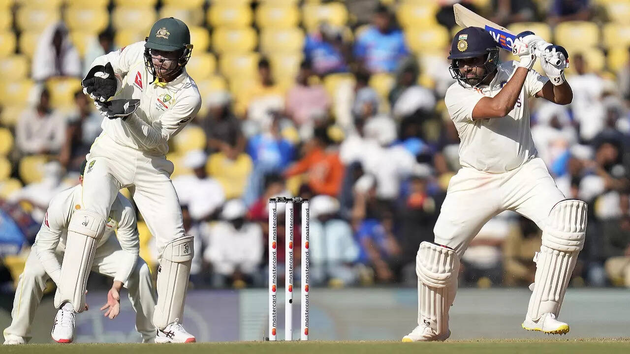 Ye Fast Bowler Jaise Toh Rohit Sharma Lets Out A Cuss Word After Nathan Lyon Bowls A Pacy Ye Fast Bowler Jaise Toh Rohit Sharma Lets Out A Cuss Word After Nathan Lyon Bowls A Pacy